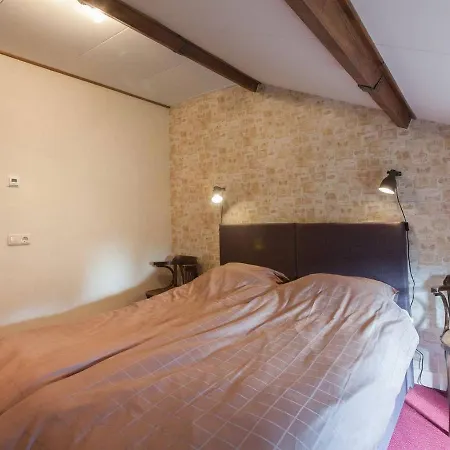 Elegant Holiday With With Terrace Casa de Férias Horssen